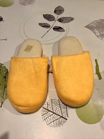 Chaussons taille 38/39 jaune