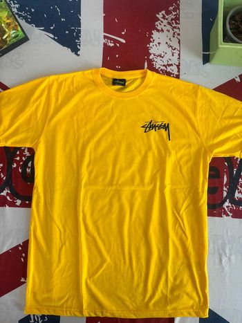 T-shirt Stussy Rework taille M/L jaune moutarde as de pique noir
