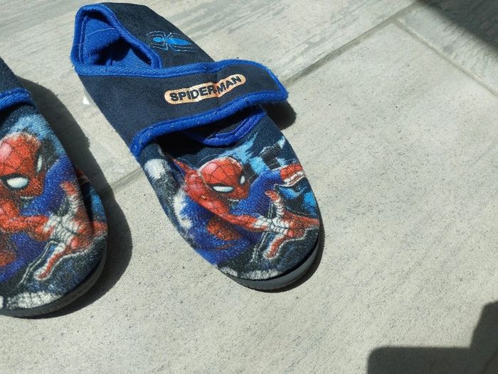chaussons Spiderman Taille 32 - photo numéro 3