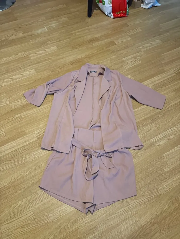 Tailleur short blazer rose poudré XXL