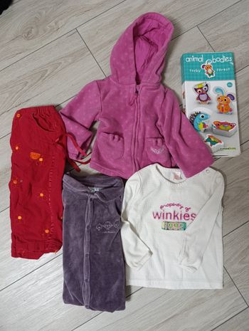 Lot de 4 vêtements bébé fille 18 mois hiver + un jouet d'éveil
