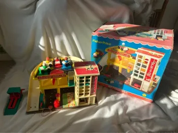 Garage Fisher Price vintage 930 – complet avec boîte