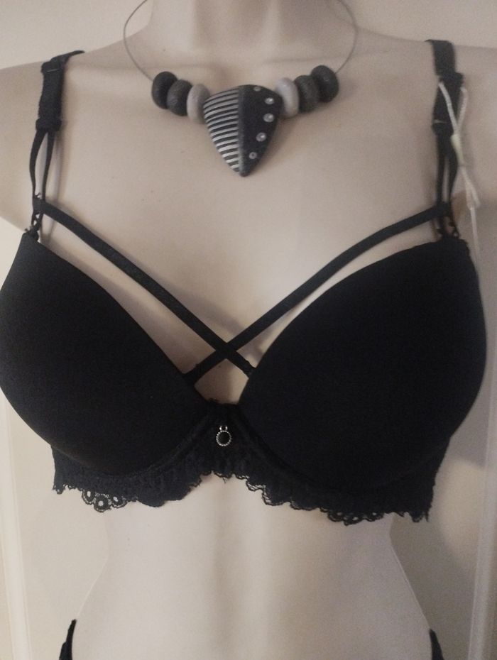 Ensemble de lingerie neuf 95C  et XL pour le bas - photo numéro 2