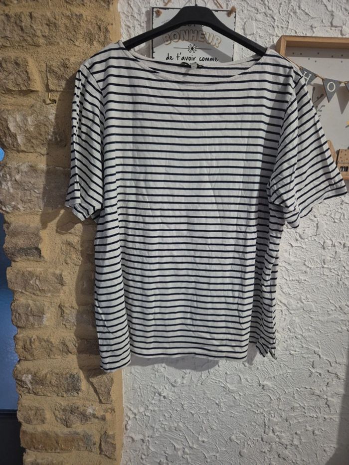 Joli Tee-shirt marinière manches courtes C&A Taille XL 46/48