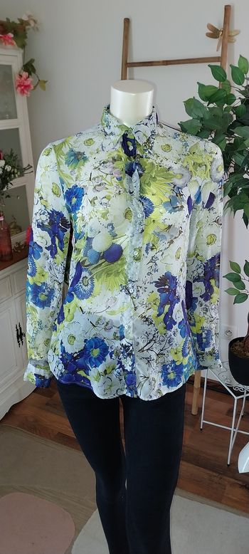 Chemise/ blouse/ chemisier fleuri état neuf by Zara Taille 36 / S