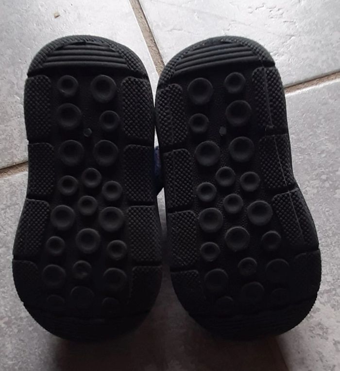 Chausson mickey taille 20 - photo numéro 3