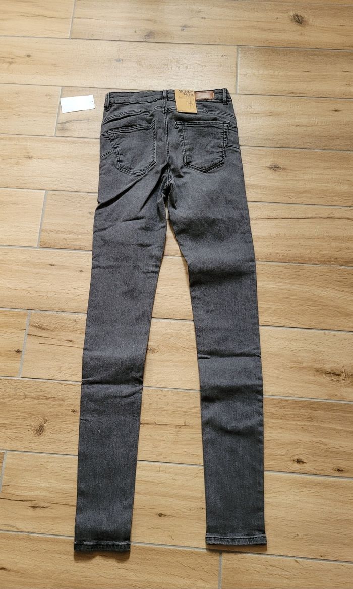 Jean skinny taille 34 - photo numéro 2