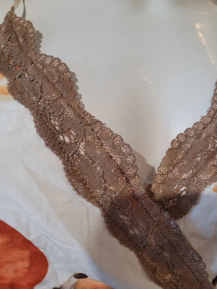 Débardeur avec fleurs - photo numéro 3