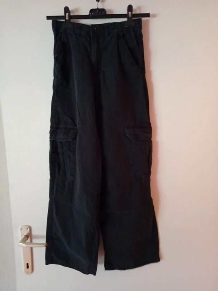 Beau cargo noir. H&M. TBE. 11 ans