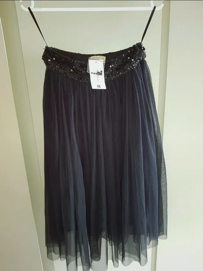 Jupe en tulle noir - photo numéro 2