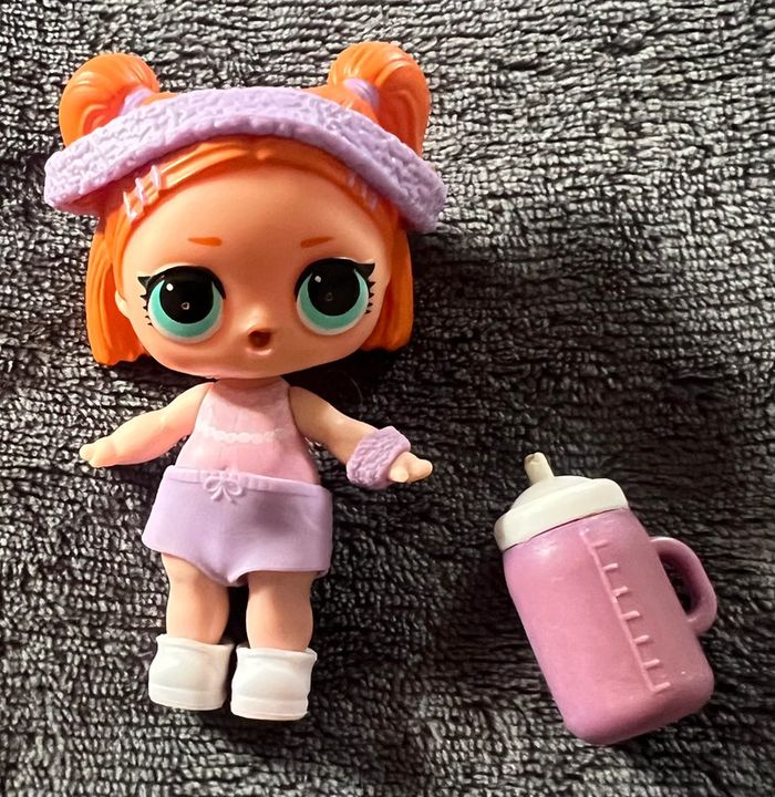 Petite poupée Lol surprise + accessoires comme sur la photos ( 19 ) - photo numéro 2