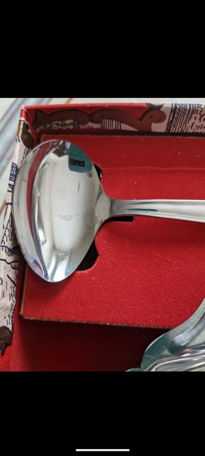 Magnifique soupière et sa cuillère assortie en inox. - photo numéro 5