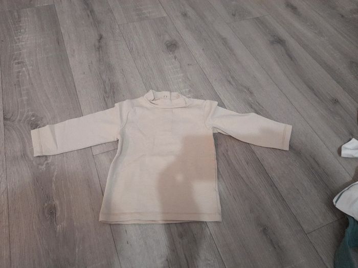 Tee shirt manches longues avec col 9 mois