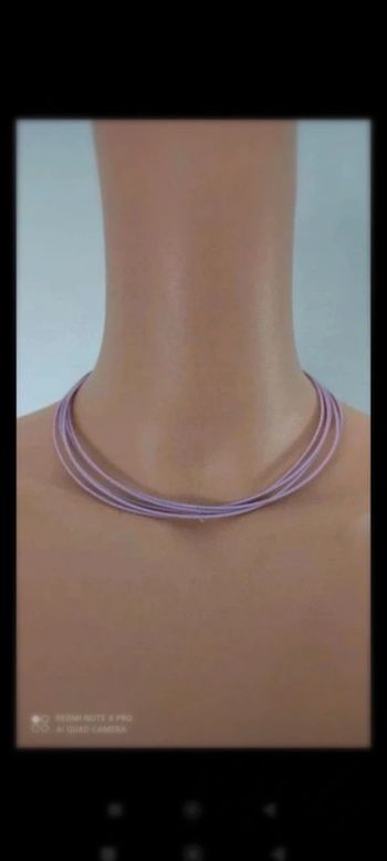 Collier fils rose fantaisie femme : élégant et unique, à saisir
