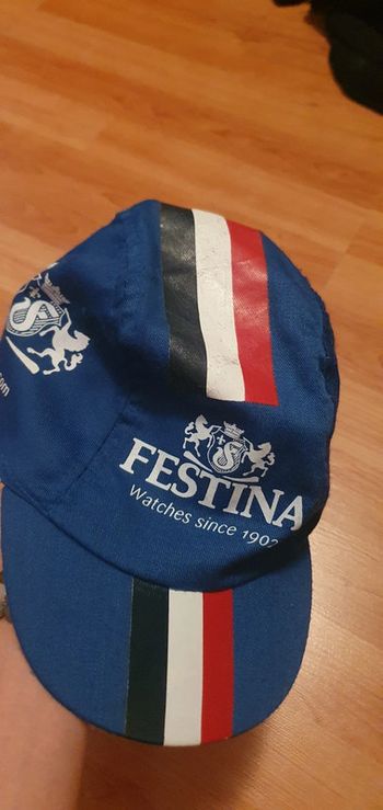 Casquette de vélo  festina