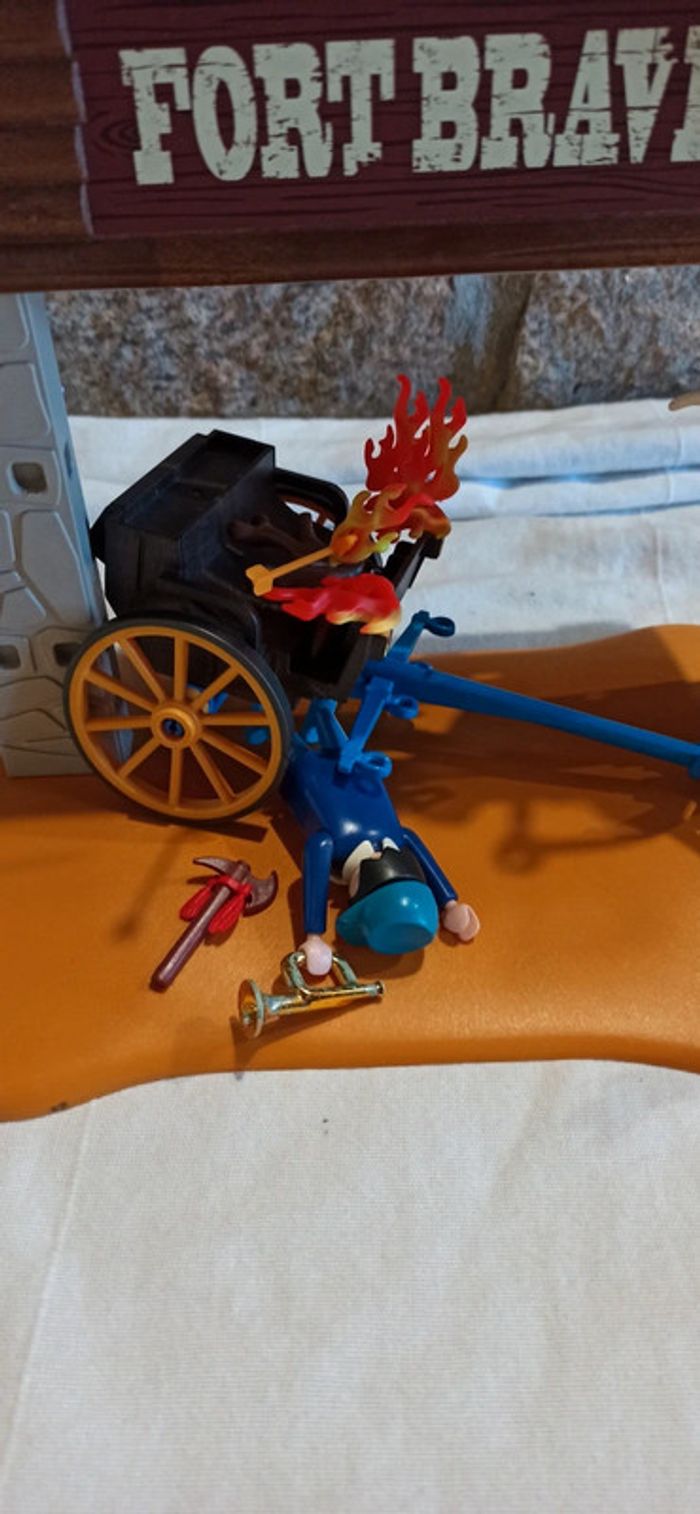 Entrée de fort avec nordistes attaqués playmobil - photo numéro 4