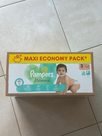 Carton couches Pampers harmonie taille 3 NEUF