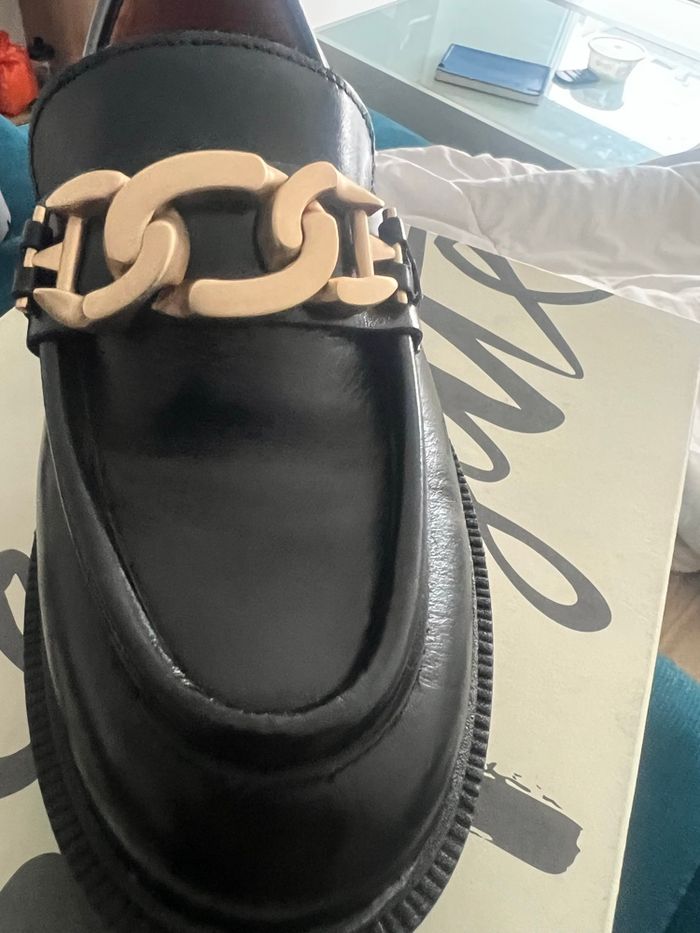 Vente de chaussures - photo numéro 2