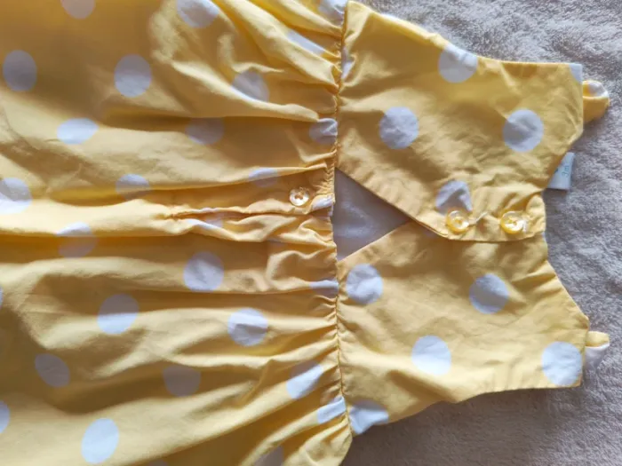 Robe jaune - photo numéro 2