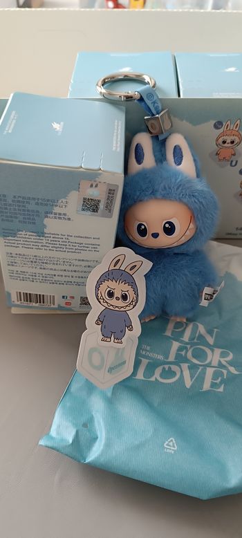 Labubu pin for love - lettre O