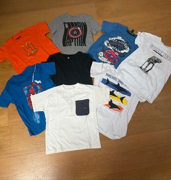 Lot de T-shirt en très bon état (neufs pour certains)