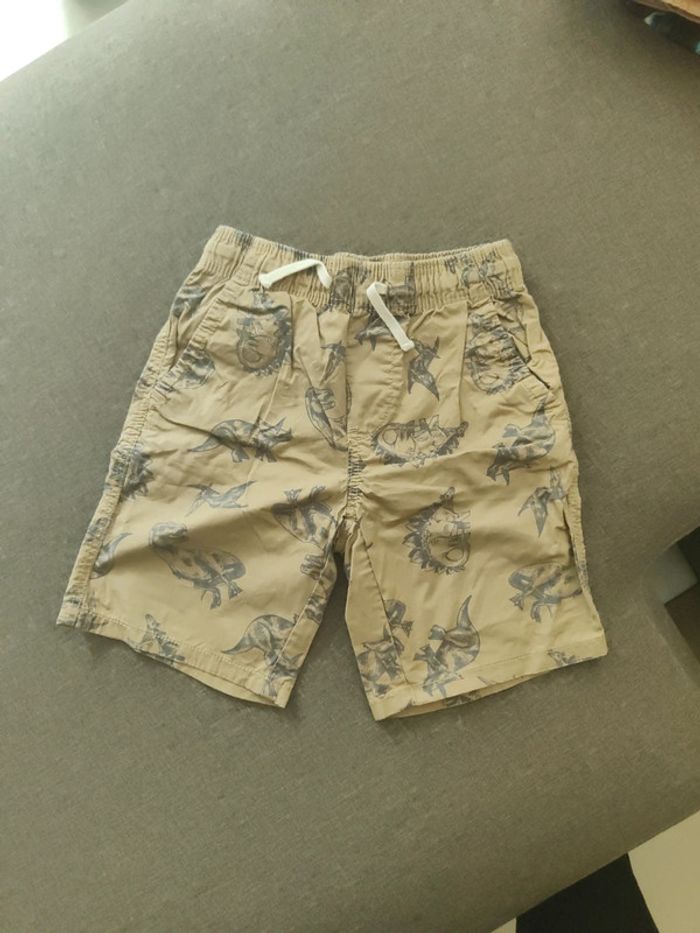 Short marron clair dinosaure 7 ans - photo numéro 1