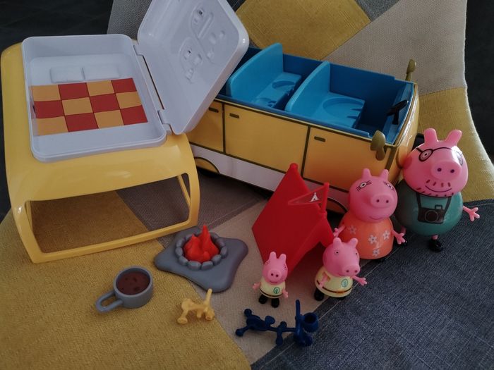 Camping car Peppa ping - photo numéro 2