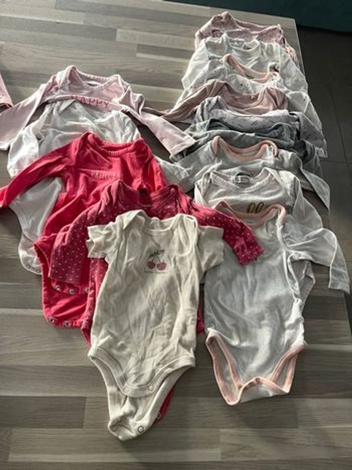 Lot fille 9 mois 41 pièces - photo numéro 2