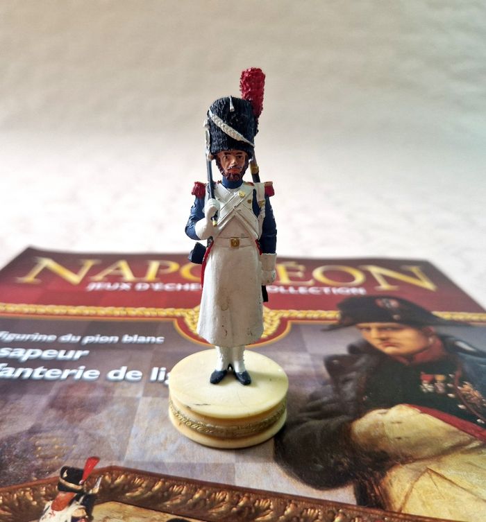 Figurine,Napoléon , jeux d'échec de collection  , le sapeur d'infanterie de ligne - photo numéro 2