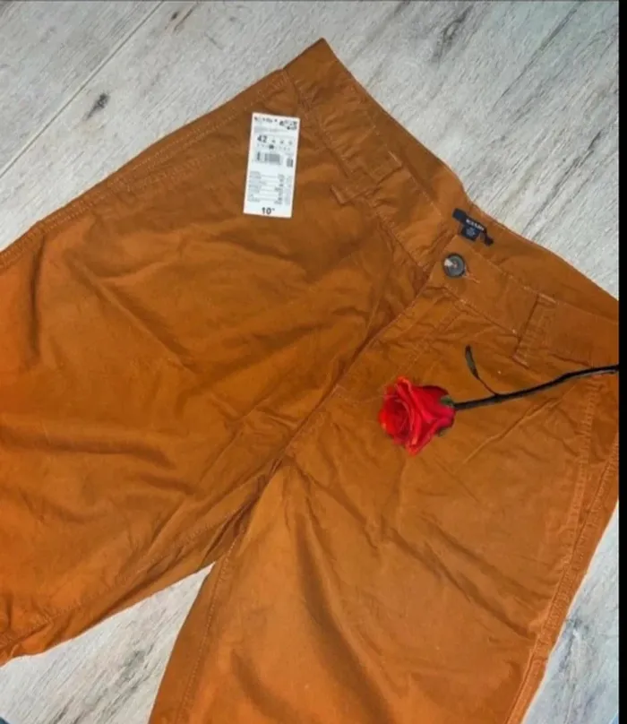 🩳 Short marron kiabi avec étiquette 🩳 - photo numéro 2