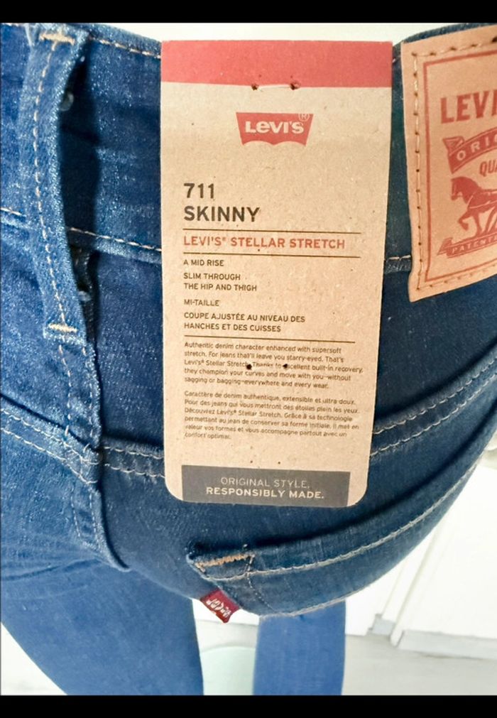 Jean Levi’s 711 Skinny – Taille 26/32 – Bleu brut – Neuf avec étiquette - photo numéro 9