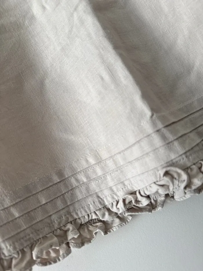 👗robe beige Très bon état - défauts au niveau des boutons - 55% de lin - bébé fille 6mois - 68 cm - photo numéro 3