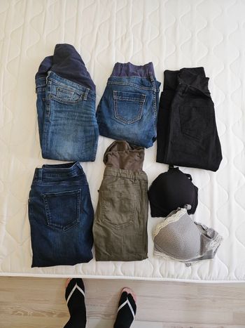 Lot de pantalons et soutien-gorge maternité