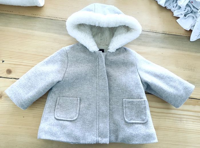 Duffle-coat avec capuche « Kiabi » taille 6 mois