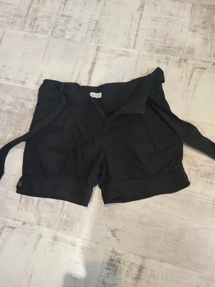 Short femme en toile