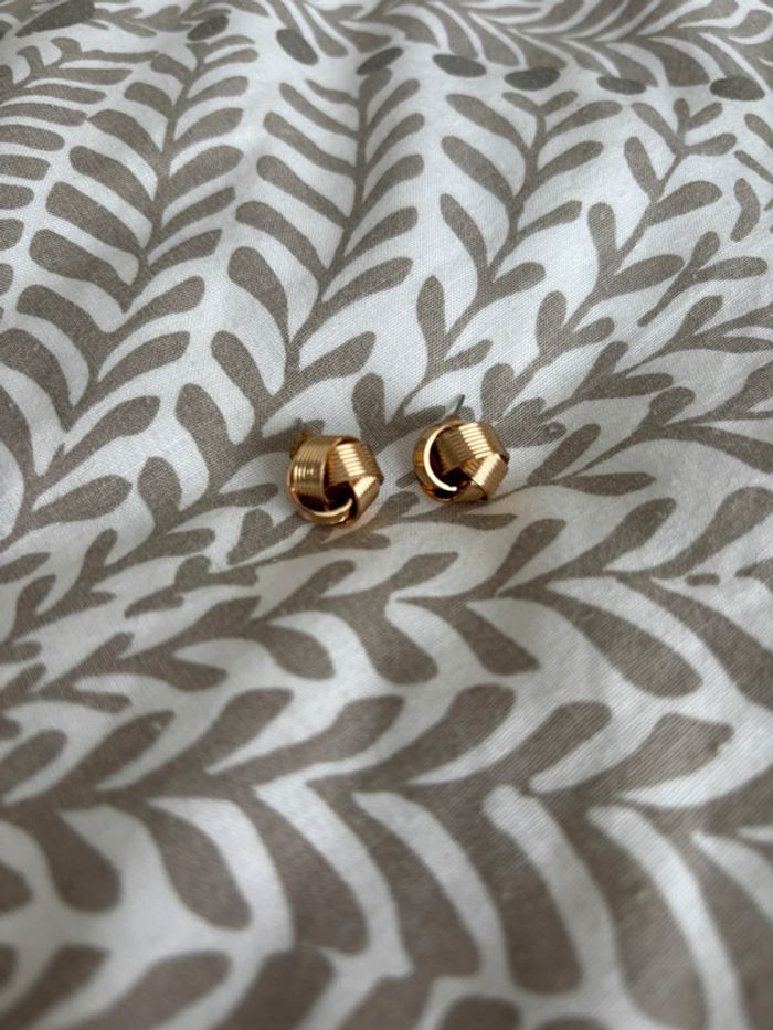 Boucles d’oreilles dorées