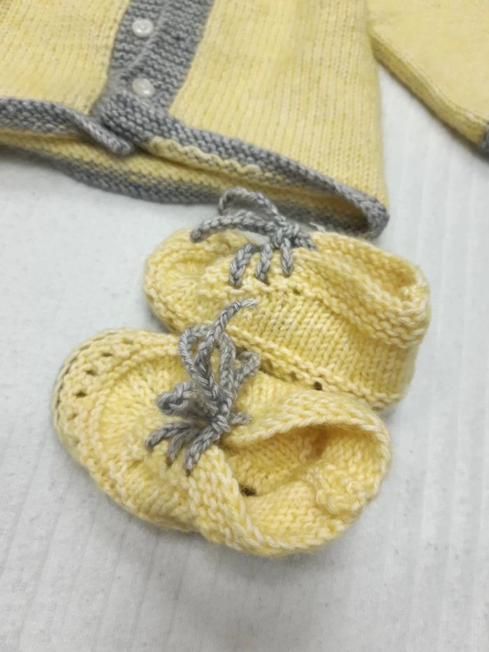 Ensemble tricot gilet et chausson - photo numéro 4