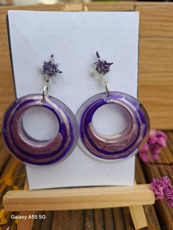 ✨ Galaxie pourpre – Boucles d’oreilles élégantes violet & rose nacré