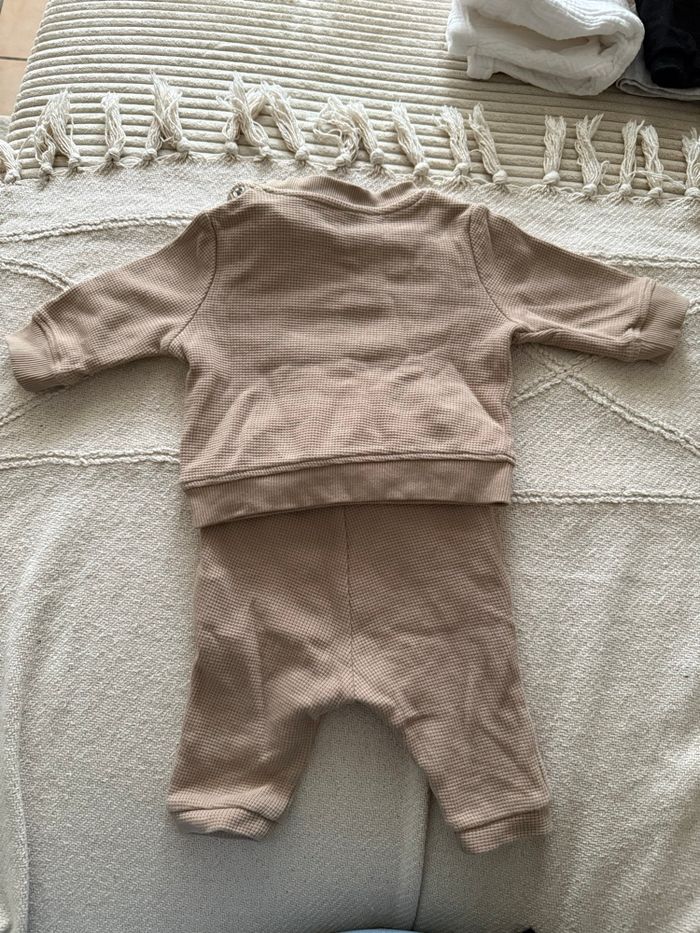 Ensemble beige Kiabi - photo numéro 2