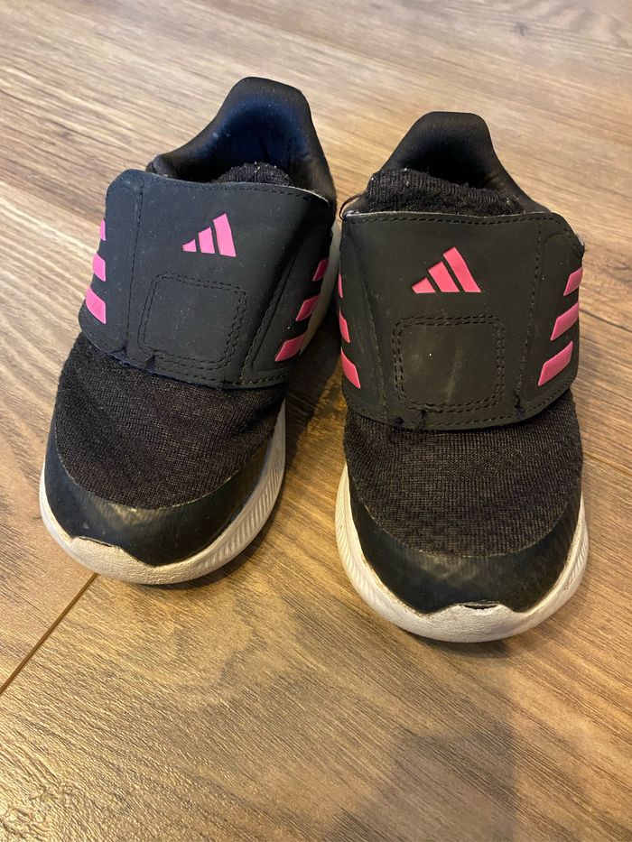Basket adidas T24 noir et rose - photo numéro 2