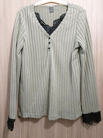 Haut blouse kaki et dentelle noir