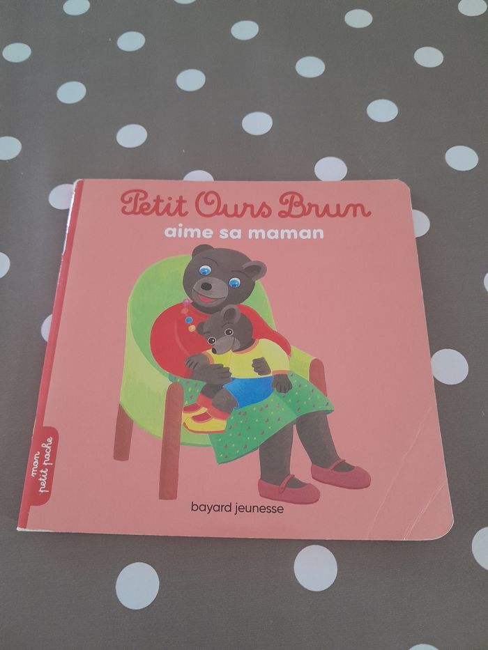 Livre petit ours brun aime sa maman - photo numéro 1