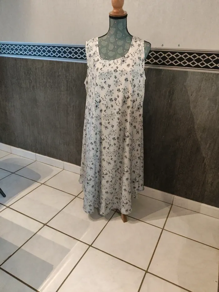 Robe longue sans manche taille 48
