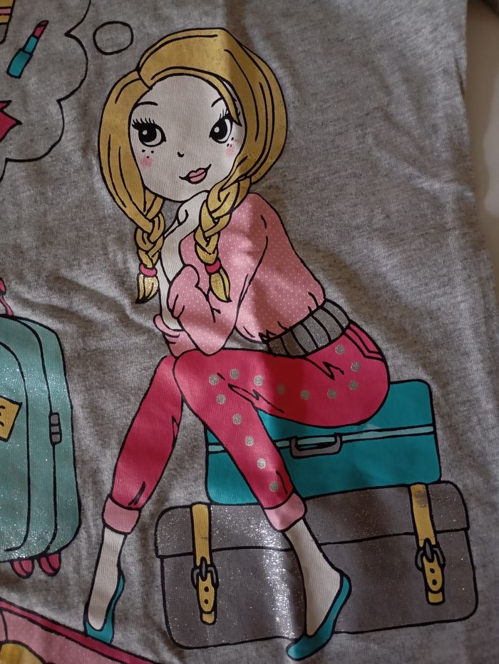 Tee-shirt manches longues. 9/10 ans. 134/140 cm. Coton gris clair chiné. Dessins avec paillettes. État neuf - photo numéro 6