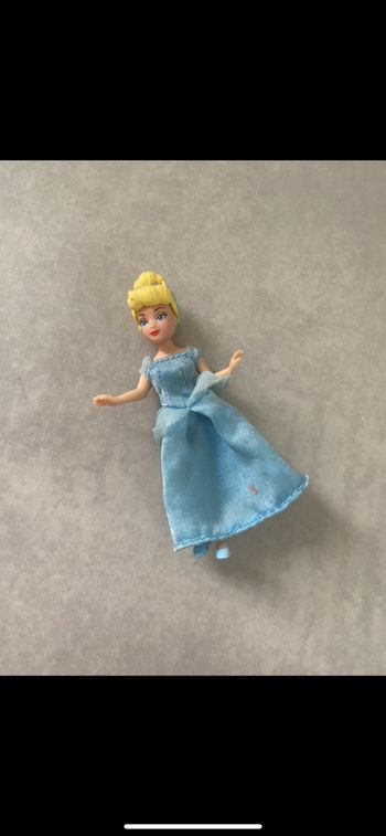 Petite poupée cendrillon