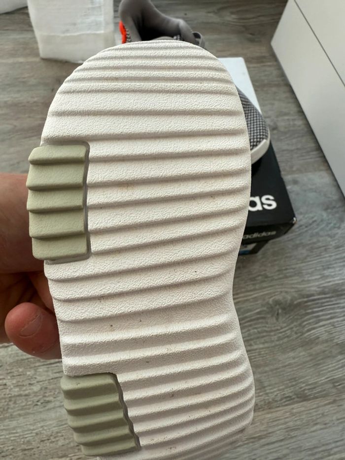 Basalte bébé neuve adidas - photo numéro 3