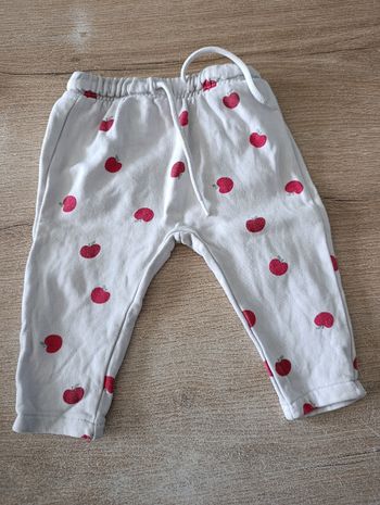 Jogging blanc et rouge