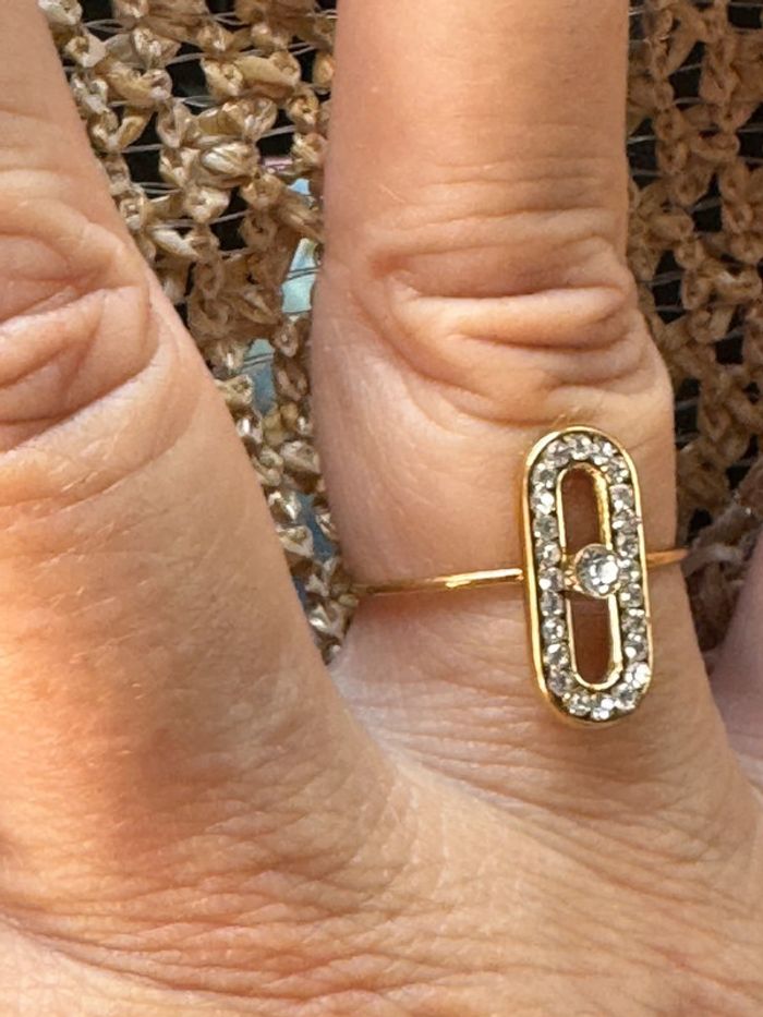 Bague réglable acier inoxydable or épingle fermée zircons blancs - photo numéro 5