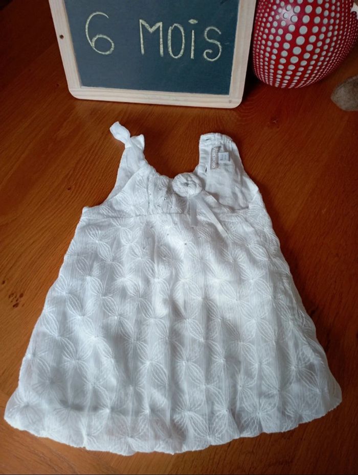 Robe Orchestra cérémonie ou non taille 6 mois en très bon état