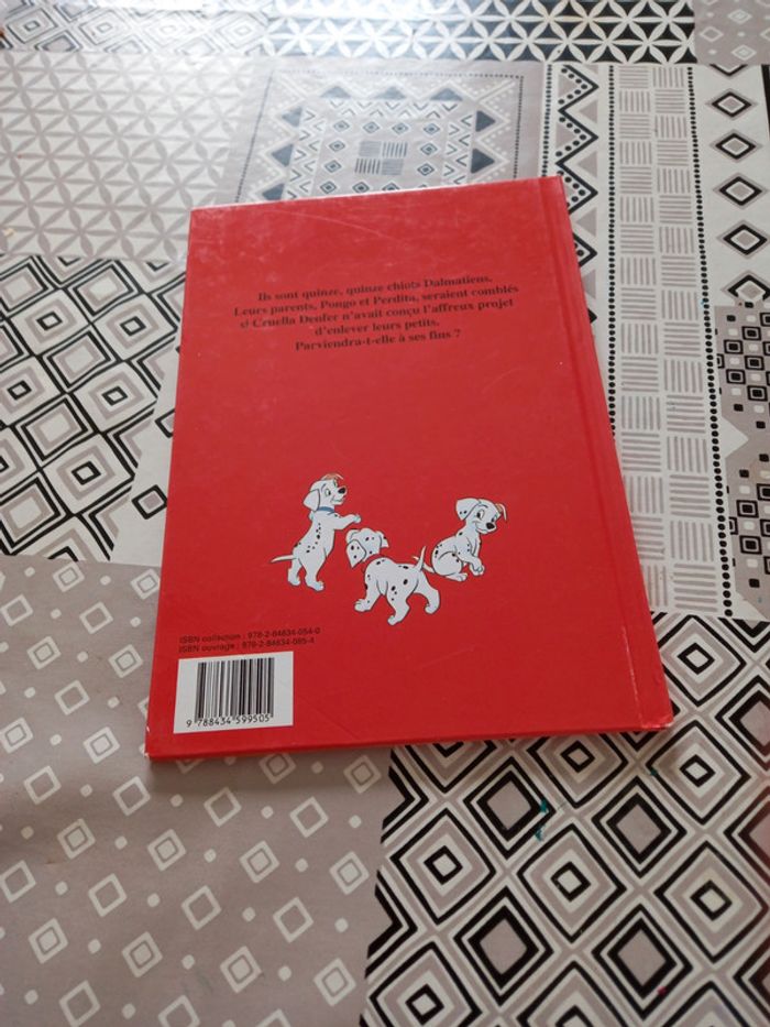 Livre les 101 dalmatiens - photo numéro 2